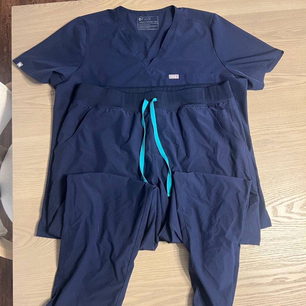 Navy Figs Scrub Set